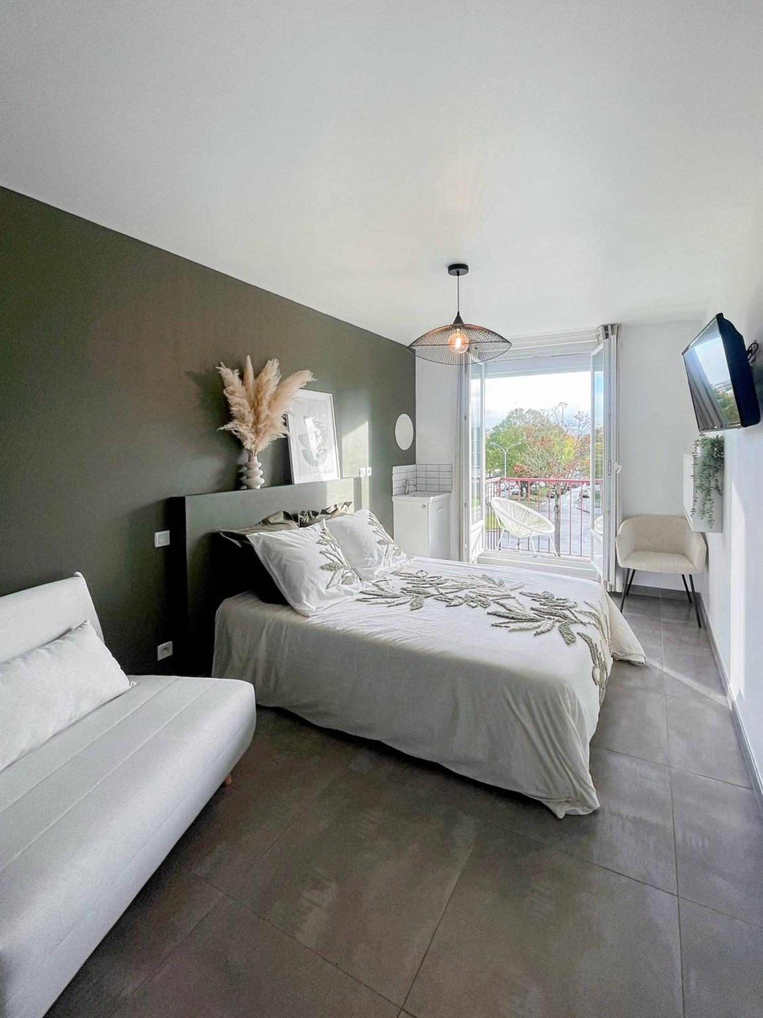 Auteuil • 4 Chambres • Wifi • Metro A 400M แรนส์ ภายนอก รูปภาพ